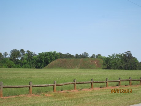 I've passed by this State Park a million times over the last 45 years of taking back roads to my favorite beach but I'd never taken the time to go to it. This time I did. Kolomoki Mounds was intriguing and I'll go back.